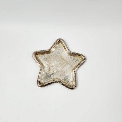 SILVER TONED METAL STAR PLATE