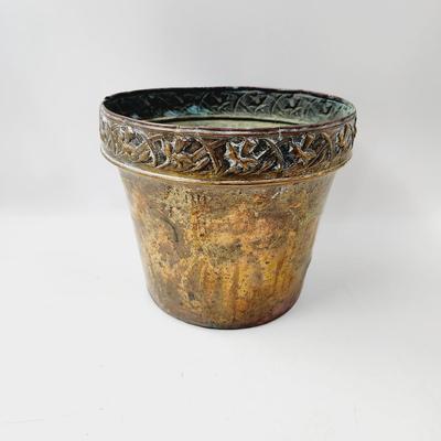 LEAF HAMMERED BRASS POT