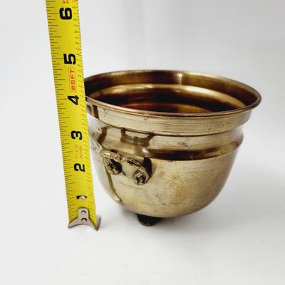 CUTE BRASS HANDLED CAULDRON