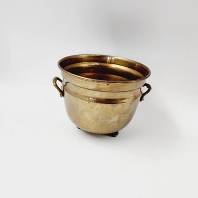 CUTE BRASS HANDLED CAULDRON