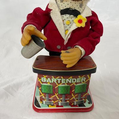 -162- COLLECTIBLE | 1960â€™s Tin Toy Man