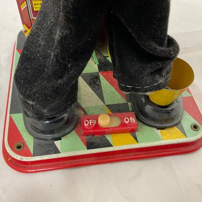 -162- COLLECTIBLE | 1960â€™s Tin Toy Man