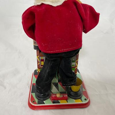 -162- COLLECTIBLE | 1960â€™s Tin Toy Man