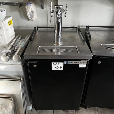 104 BEVERAGE AIR BM23-B 7.66 cuft Single Keg Portable Draft Beer Cooler