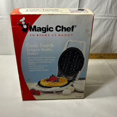Vintage Magic Chef Belgian Waffle Maker TSK-240B