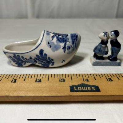 2 pc Delft Blue Clog Shoe with Dutch Windmill, Small Blue and Holland Kissing Couple - Hand Painted Ceramic Vintage Tchotchke