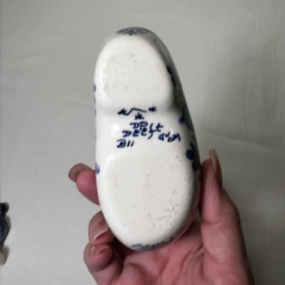2 pc Delft Blue Clog Shoe with Dutch Windmill, Small Blue and Holland Kissing Couple - Hand Painted Ceramic Vintage Tchotchke