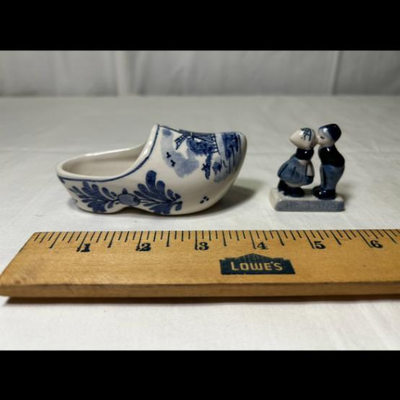 2 pc Delft Blue Clog Shoe with Dutch Windmill, Small Blue and Holland Kissing Couple - Hand Painted Ceramic Vintage Tchotchke