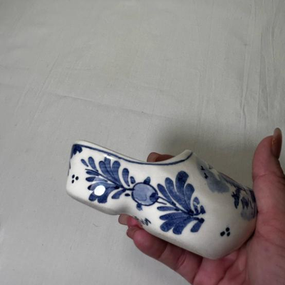 2 pc Delft Blue Clog Shoe with Dutch Windmill, Small Blue and Holland Kissing Couple - Hand Painted Ceramic Vintage Tchotchke