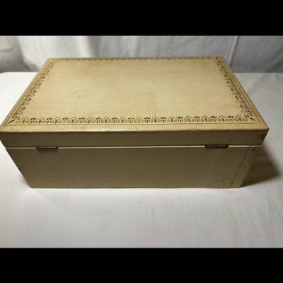 Vintage Lady Buxton Jewelry Box, 3 Tiered Jewelry Box, Ivory Leatherette with Red Velveteen
