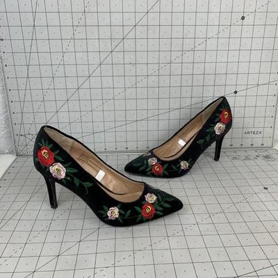 #39 Velvet Flower Heels Size 6.5