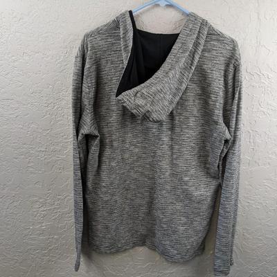 #93 Men's Size Medium Black/White 1/4 Button Long Sleeve Shirt