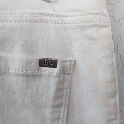 #101 DG2 Whtie Capris by Diane Gilman Size 2p