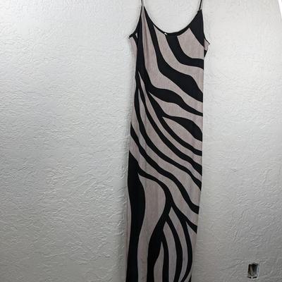 #116 Kimcine Curve Dress Size Large