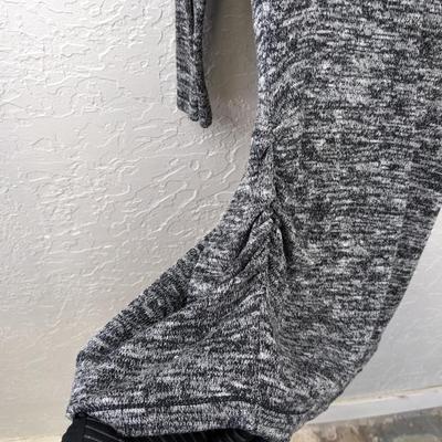 #134 Women's Black/White Sweater Small