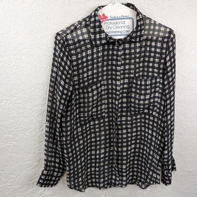 #142 Club Monaco Size Small Button Down Shirt