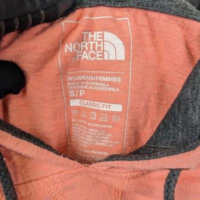 #194 The North Face Pink Hoodie Size Small