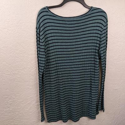 #203 Ambercrombie & Fitch Medium Green/Black Sweater