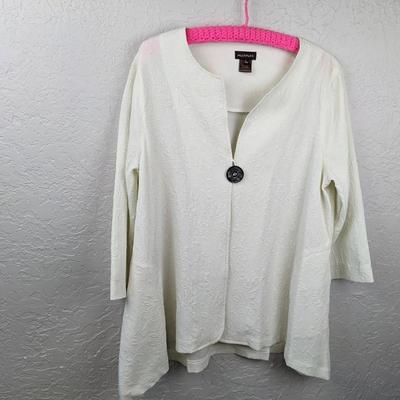 #209 Size Large White Shirt