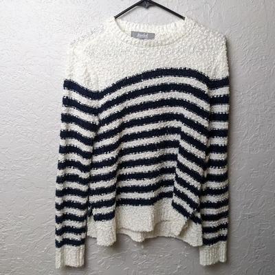 #241 Marled Small White/Black Sweater