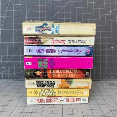 #267 Nora Roberts and Other Paperback Books