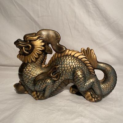 Two Vases and One Dragon