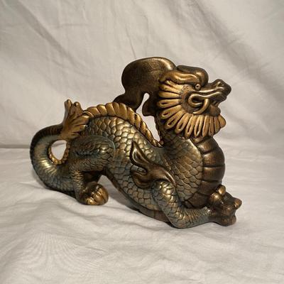 Two Vases and One Dragon
