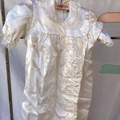LOT 94 Vintage Baby Cloths Christening Dress Madonna by Haddad Bonnet Bids +