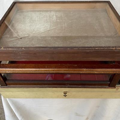 LOT 105 Portable Showcases 3 Glass Tops Wood Frame
