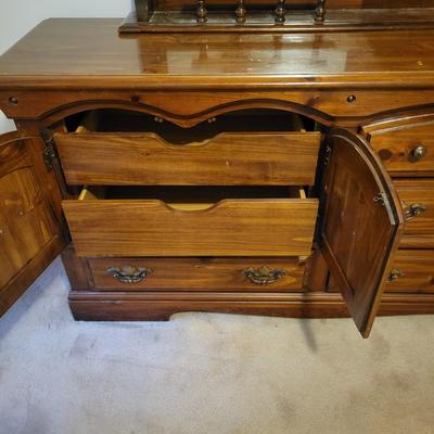 Solid Wood Dresser and Mirror (B2-DW)