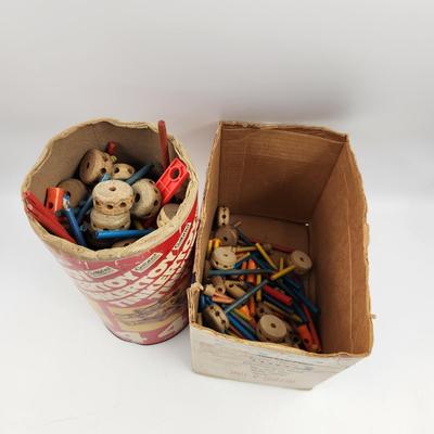 LARGE ASSORTMENT (VINTAGE & MORE MODEREN) TINKER TOYS