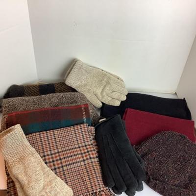 Lot 924 Lot of Hats, Gloves & Wool Scarves