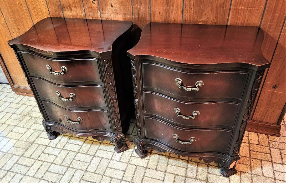 Lot 107 Pair of Vintage Nightstands