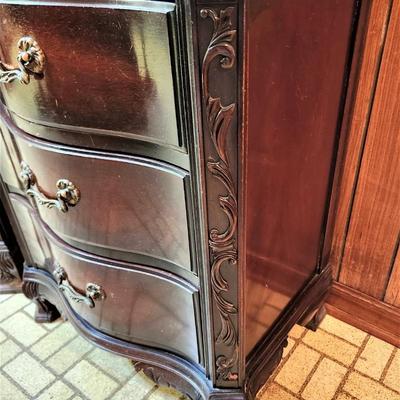 Lot #107  Pair of Vintage Nightstands