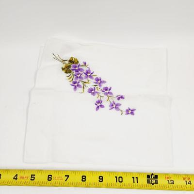VINTAGE FLOWERED KNICKERCHIEF BUNDLE OF 2