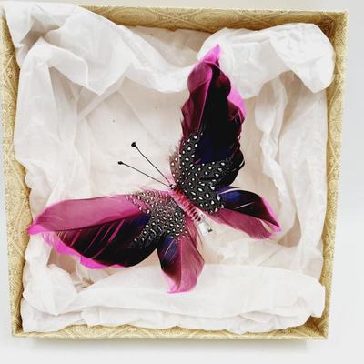 BEAUTIFUL CLIP FEATHERED BUTTERFLY