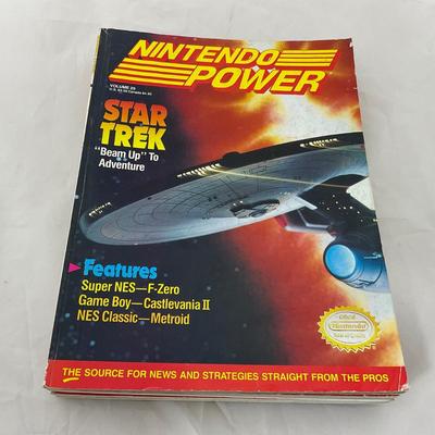 -174- COLLECTIBLE | 1990â€™s Nintendo Power Magazines