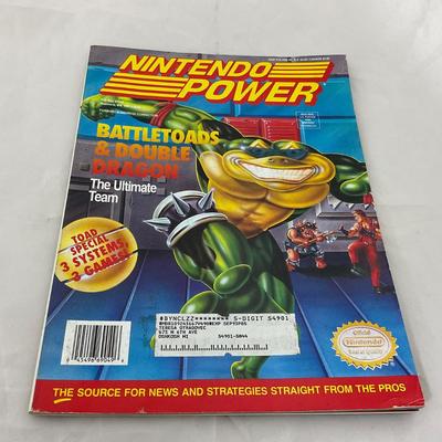 -174- COLLECTIBLE | 1990â€™s Nintendo Power Magazines