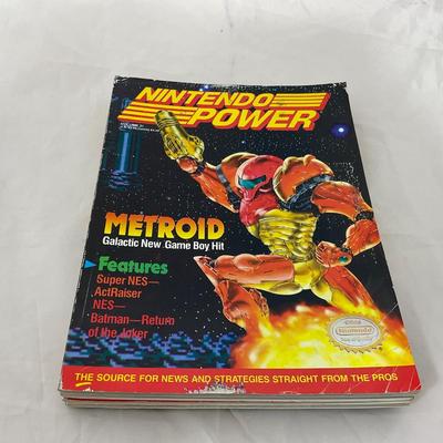 -174- COLLECTIBLE | 1990â€™s Nintendo Power Magazines