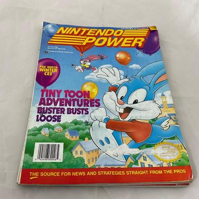 -174- COLLECTIBLE | 1990â€™s Nintendo Power Magazines
