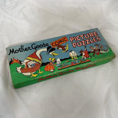 -178- VINTAGE | 1930â€™s Parker Brothers Mother Goose Comic Puzzle Set