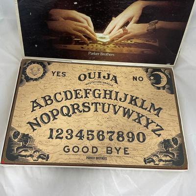 -181- VINTAGE | Parkers Brothers Ouija Board