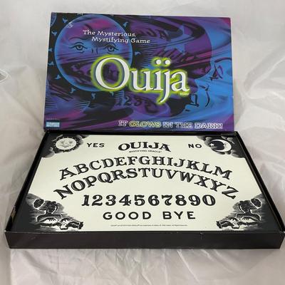 -182- VINTAGE | Parkers Brothers Ouija Board | Glow In The Dark