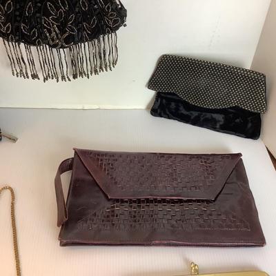Lot 929 Lot of Ladies Evening-Wear Handbags