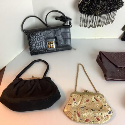 Lot 929 Lot of Ladies Evening-Wear Handbags