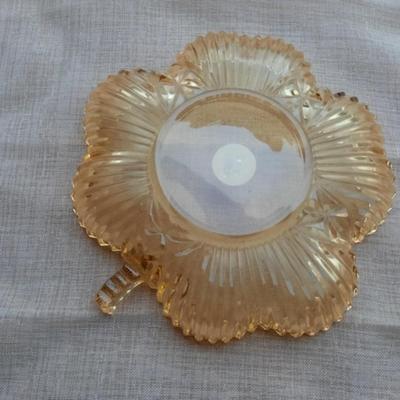AMBER GLASS CLOVER DISH RIBBED PATTERN