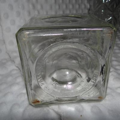 D-9 GIBSON SQUARE DECANTER