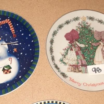 CHRISTMAS PLATES