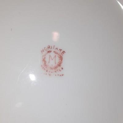 COLLECTIBLE VARIETY PLATES/BOWLS