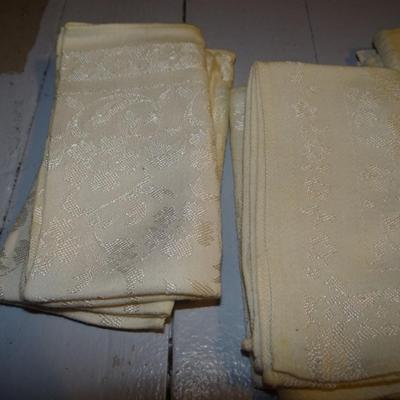 CLOTH NAPKINS